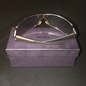 Prada Sungalsses